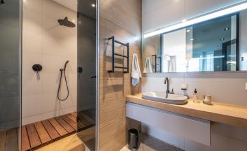 Comment aménager une petite salle de bain dans une maison neuve ?
